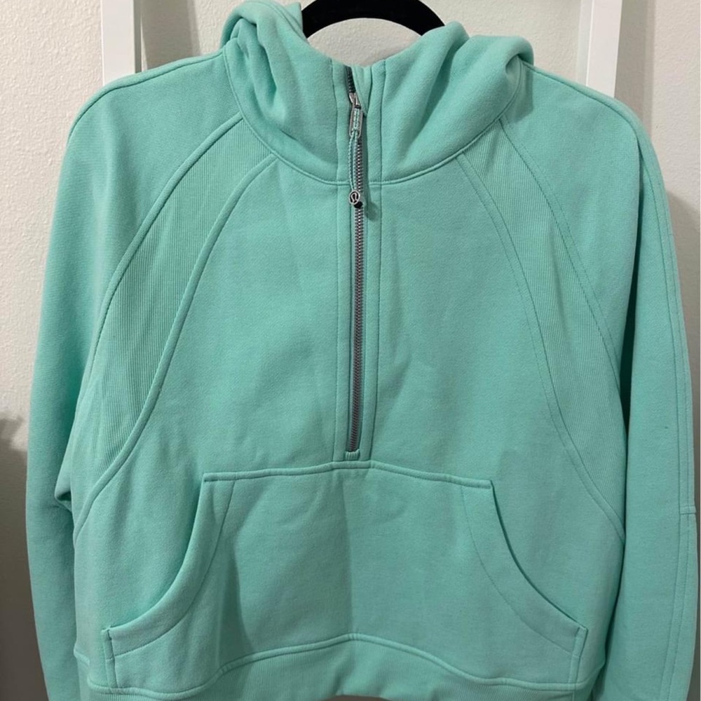 Lululemon scuba in wild mint M/L